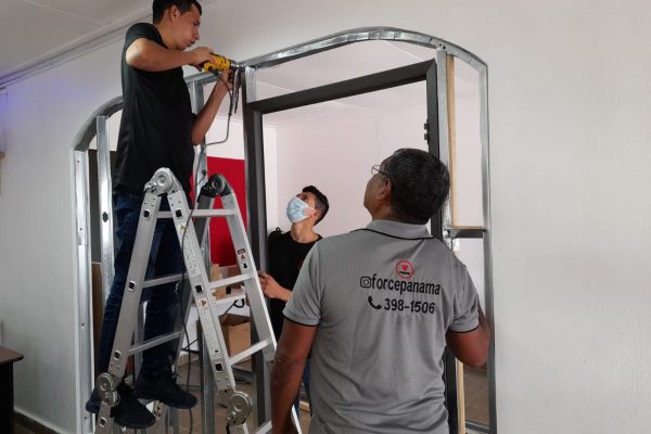 Gypsum y pintura-foto 1